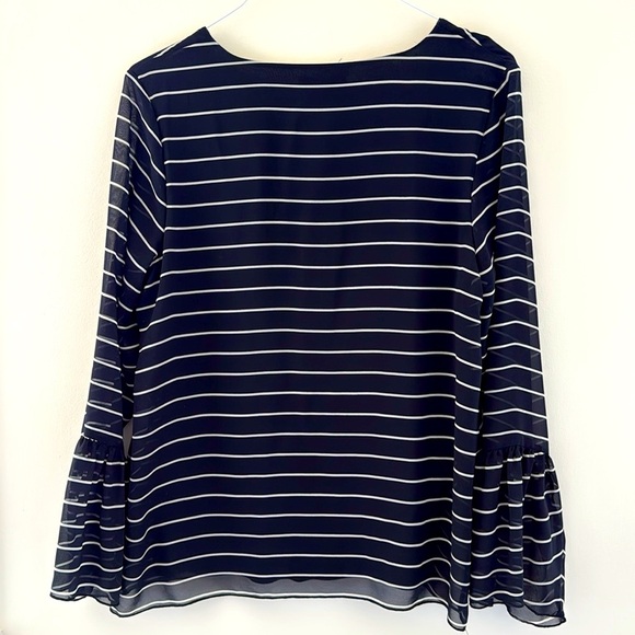 Banana Republic Blue and White Bell Sleeve lined Blouse Size L - Picture 2 of 7